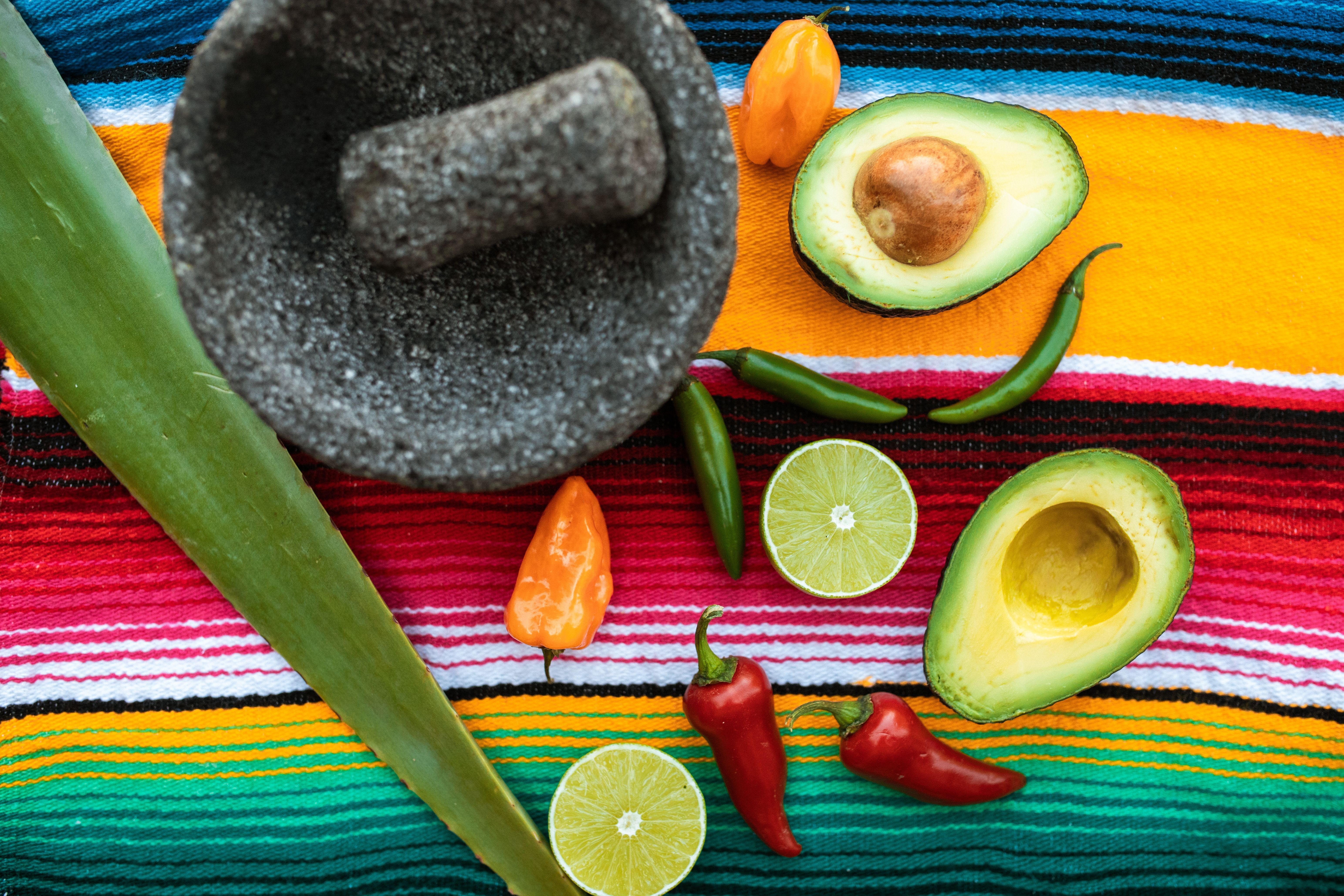 No necesitas salmón ni dietas extranjeras para comer bien: experta IBERO invita a #ElegirLoHumano y aprovechar los alimentos mexicanos