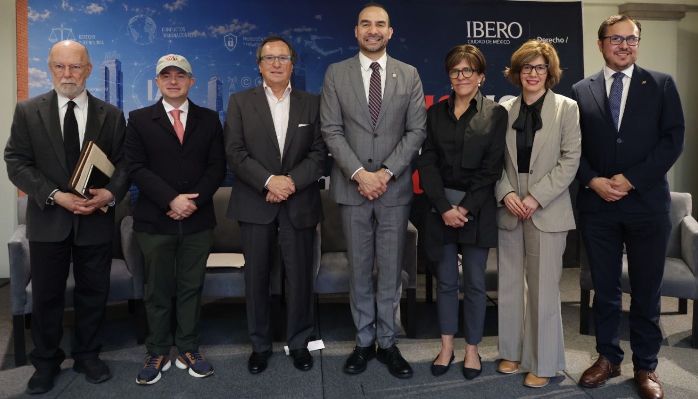 Derecho + uso crítico de la IA: la fórmula IBERO para preparar a las y los abogados del futuro