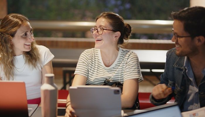 Entender estas 5 diferencias culturales te hará triunfar laboralmente en el extranjero: académico IBERO 