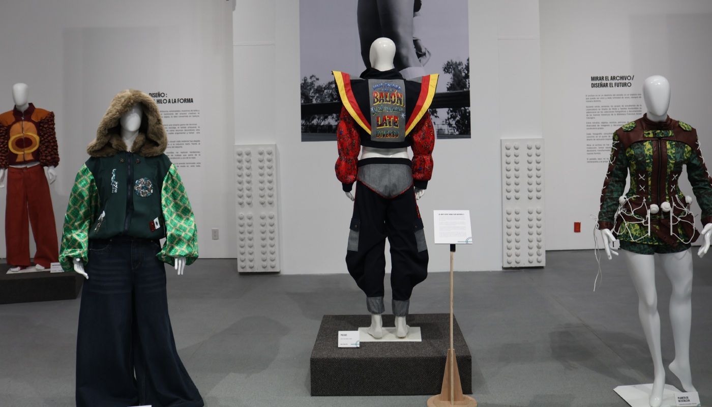 Exposición IBERO retoma al diseño, la moda y la memoria futbolera por Mundial