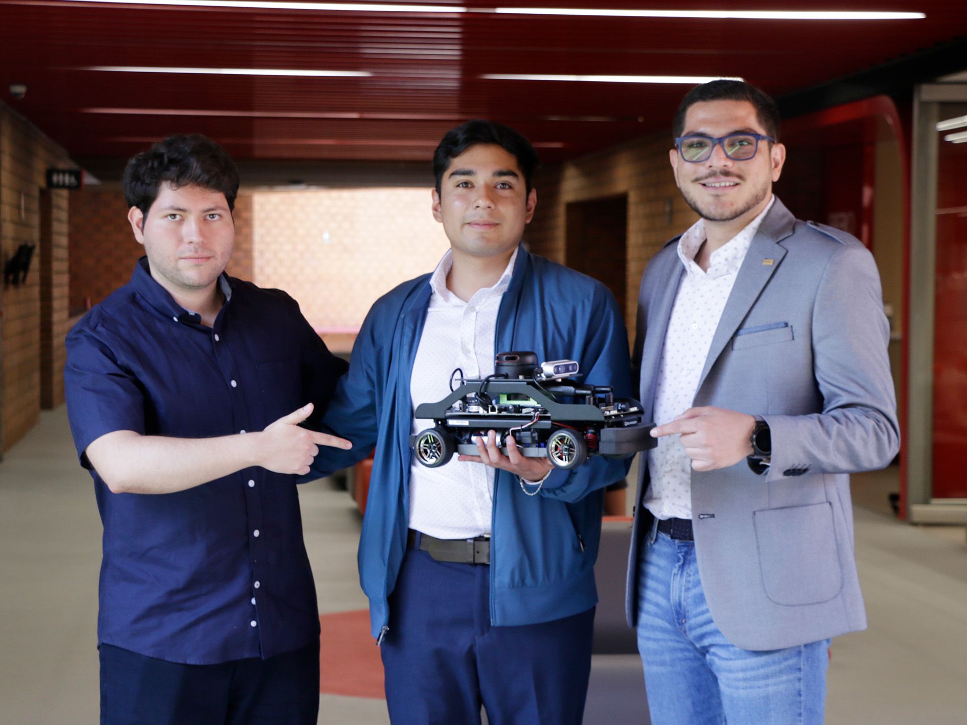 Tras ganar 2º lugar con coche autónomo en Francia, estudiantes IBERO siguen creyendo en tecnología para el bien común