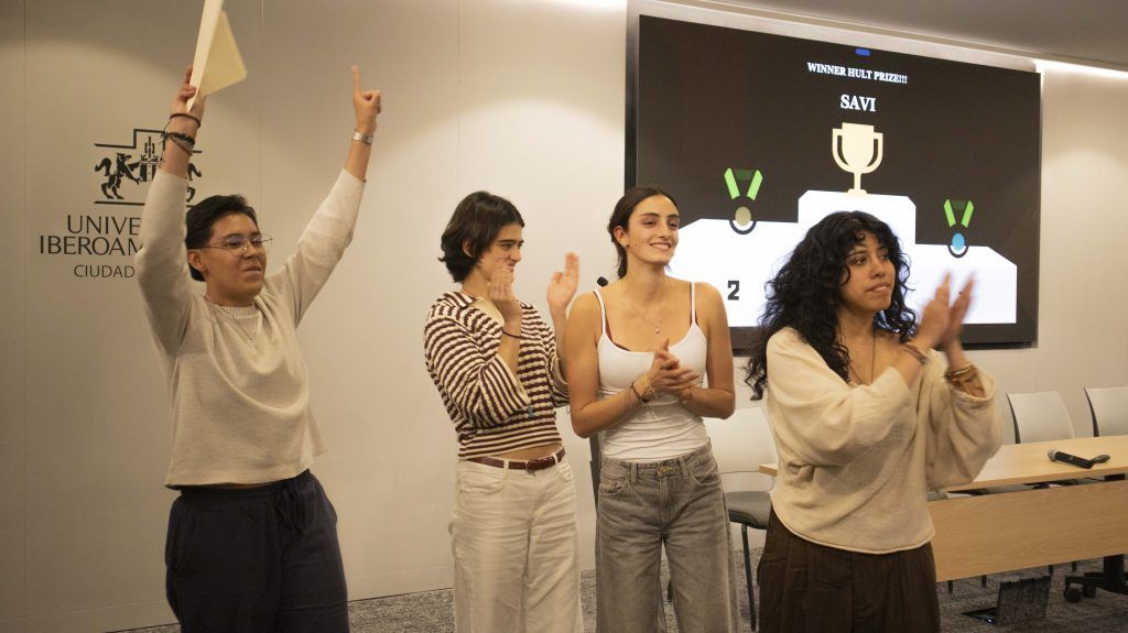 Solución para aprovechar agua en los hogares representará a la IBERO en Hult Prize Nacional 