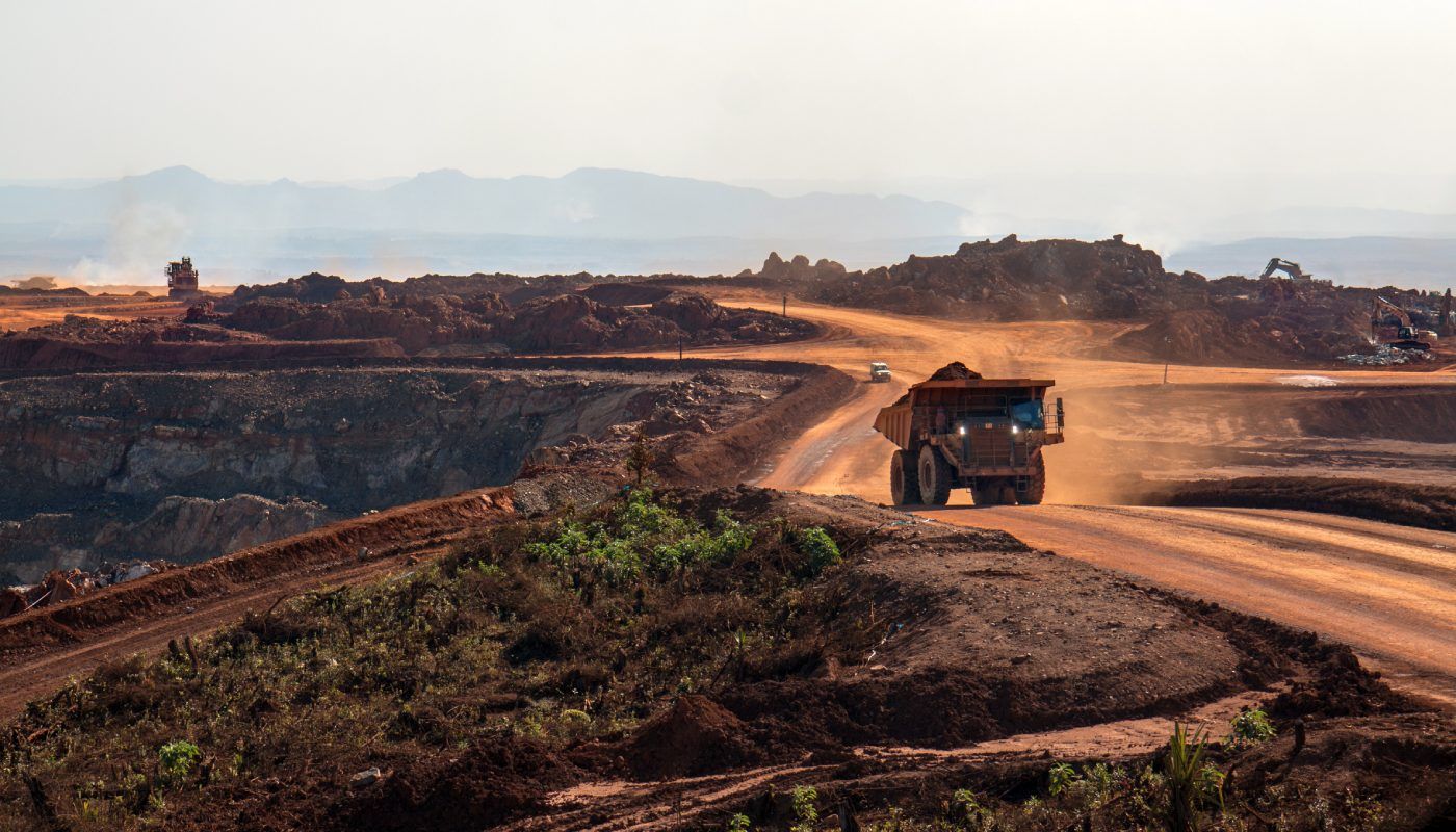 Cercanía a minas de cobre eleva casi 4 veces malformaciones perinatales, advierte informe en la IBERO