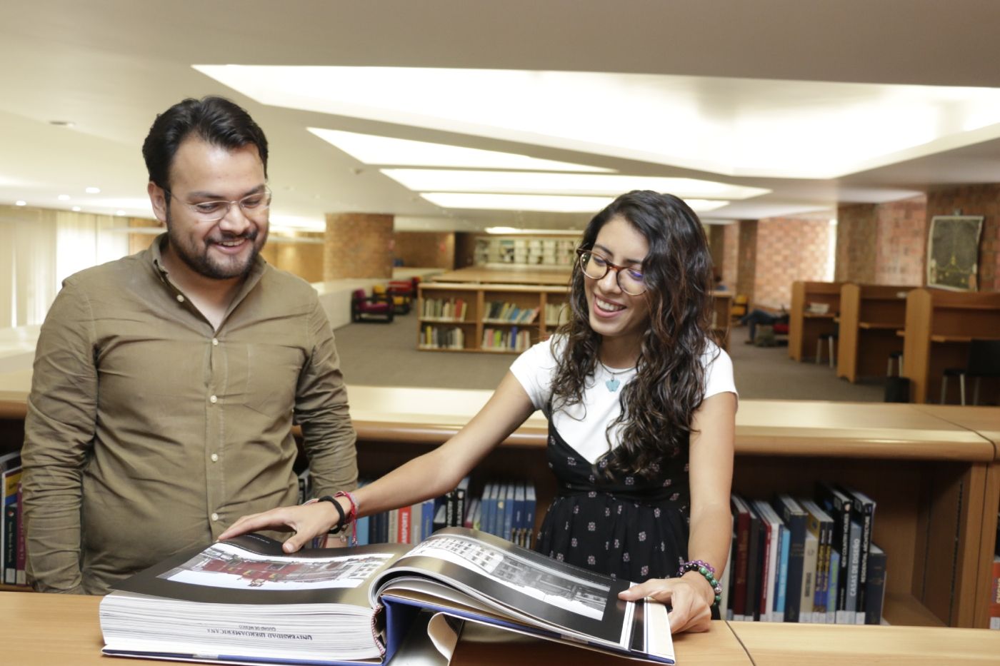 Día Internacional del Libro: estudiar Literatura en la IBERO abre camino en medios, cultura y creatividad