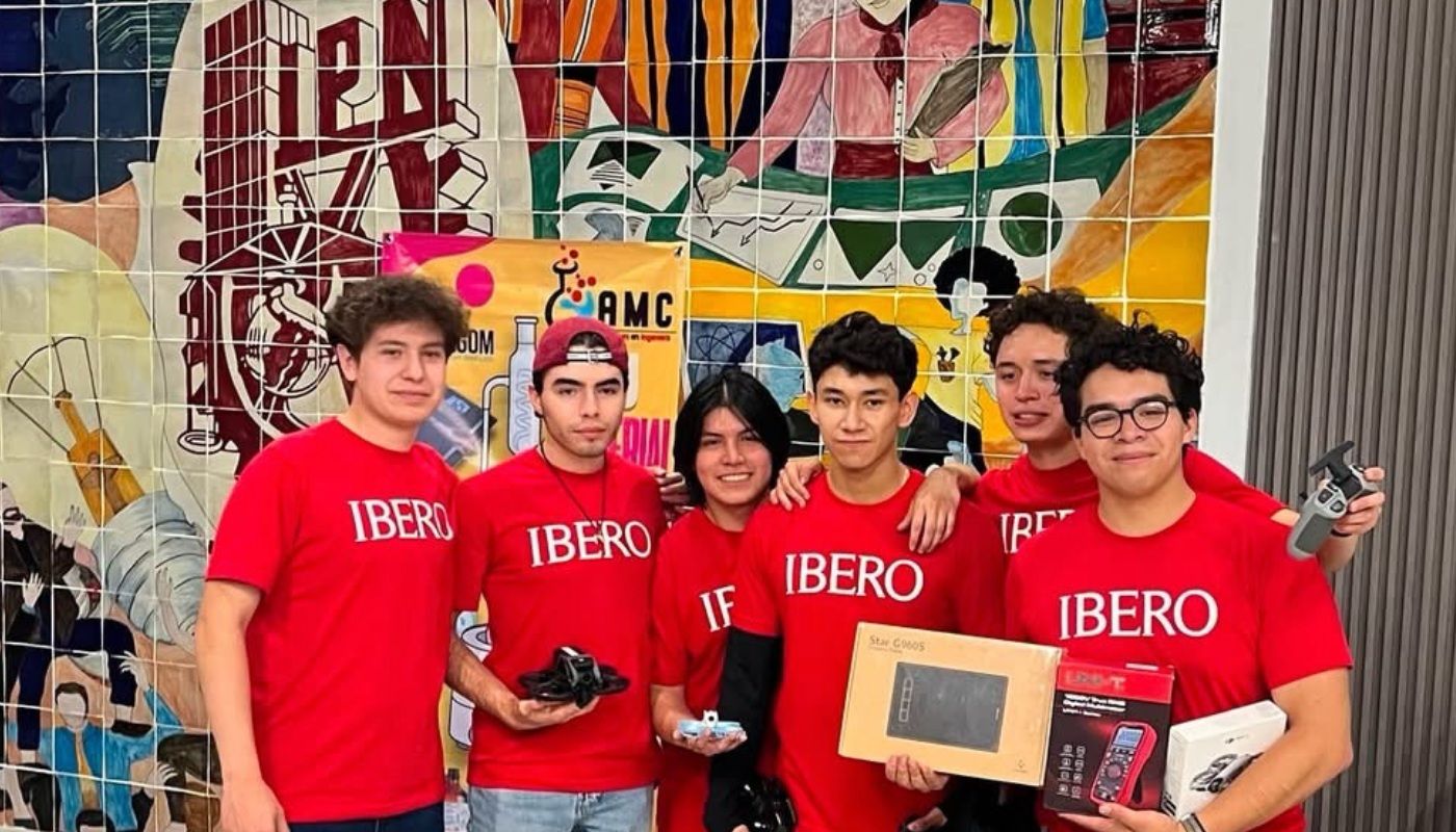 Estudiantes de Ingeniería IBERO conquistan la Nocturne Drone Race del IPN