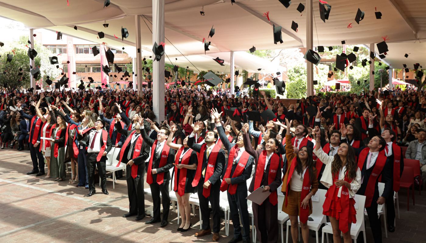 Comunidad egresada IBERO Primavera 2026 celebra graduación y nuevos comienzos