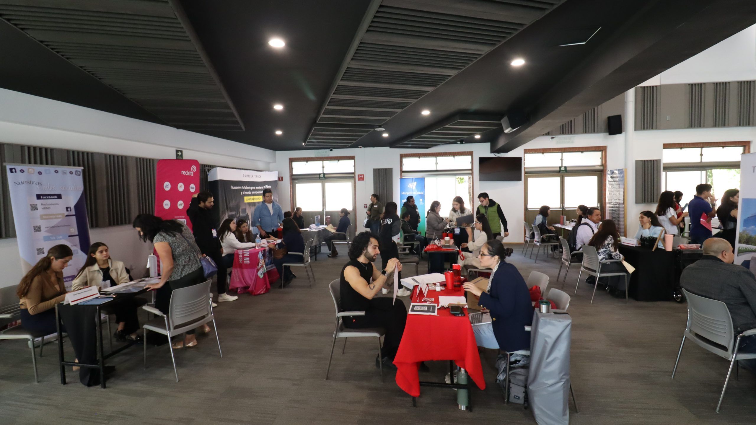 IBERO conectará a personas con discapacidad y neurodivergencias con empresas incluyentes