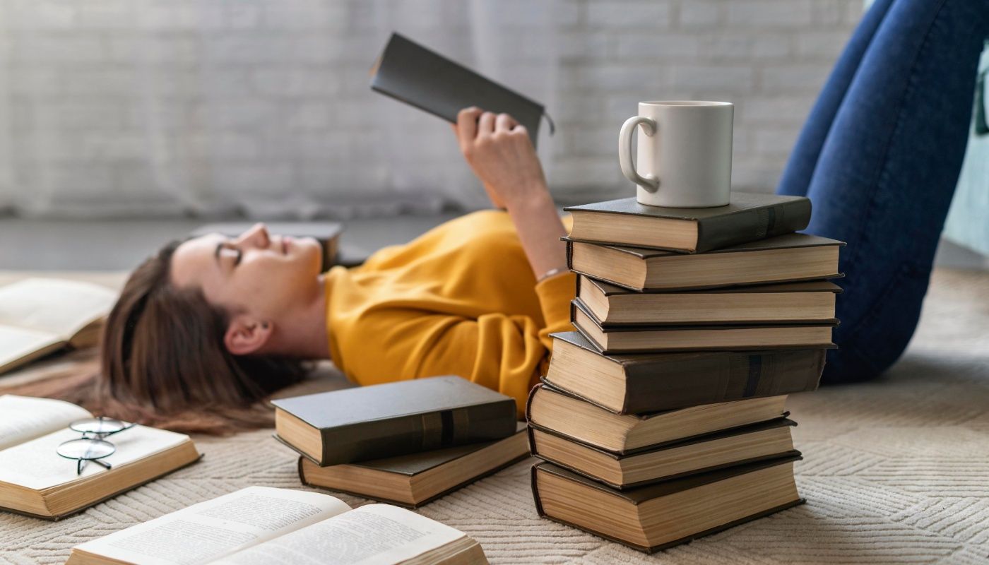 ¿Las juventudes leen menos? Solo cambiaron la forma y el lugar: Académica IBERO