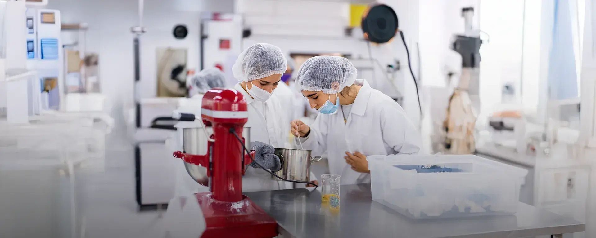 ¿La basura puede convertirse en alimento? Jóvenes buscarán demostrarlo en laboratorios IBERO