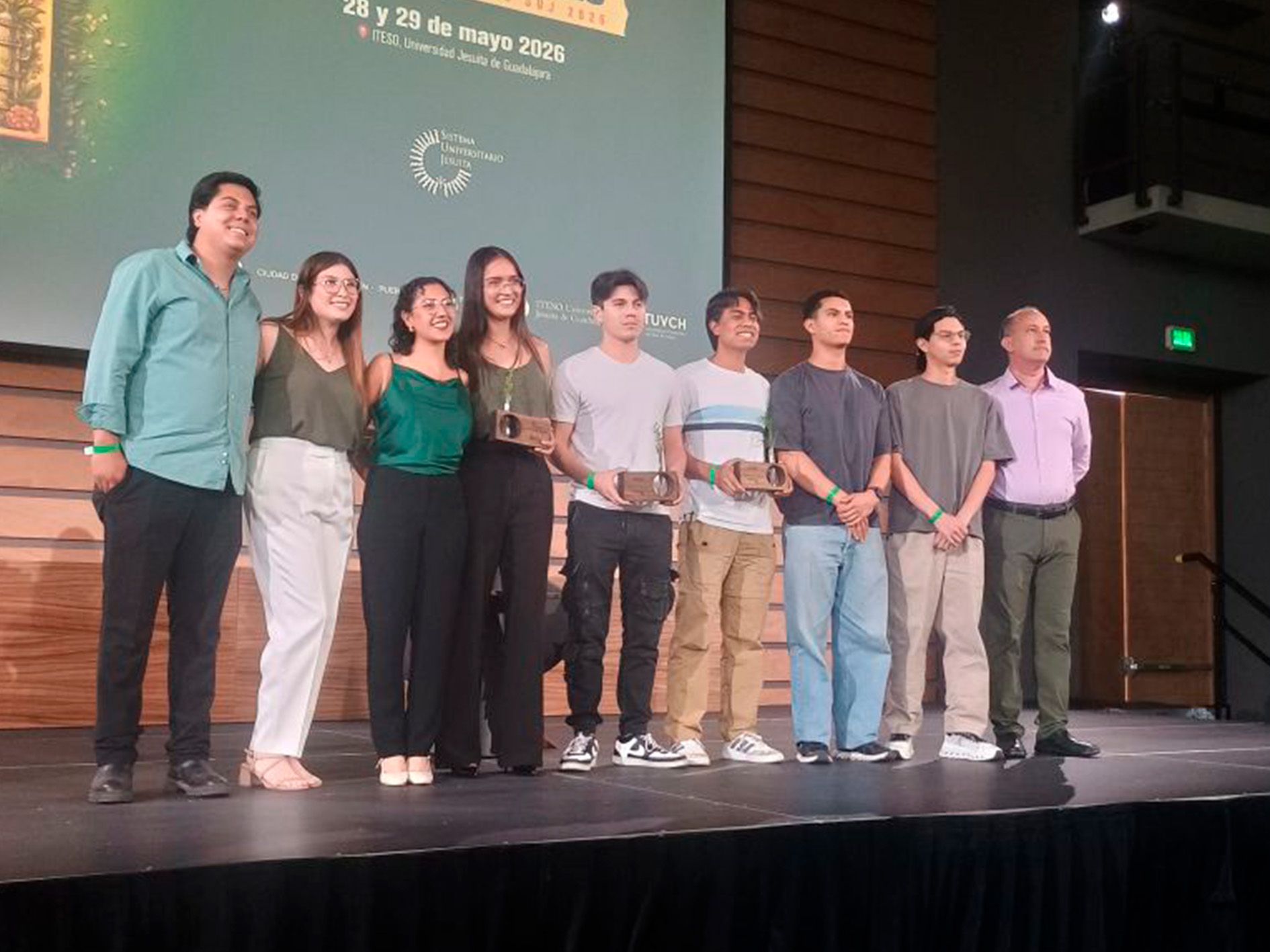 Con proyecto sobre Inteligencia Artificial, estudiantes IBERO triunfan en Congreso de Ingenierías del SUJ