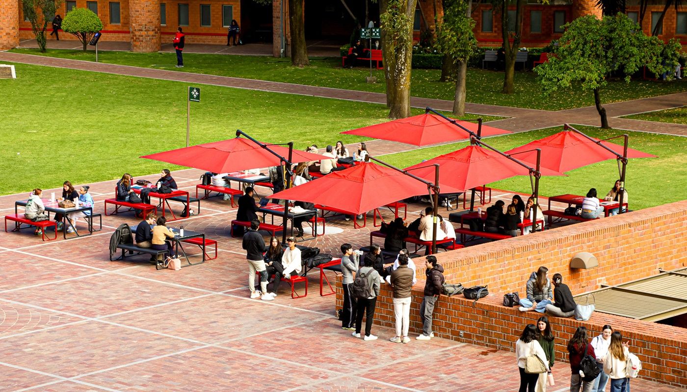 3 egresados y 2 egresadas IBERO, entre las y los líderes del Marketing en México, según Forbes