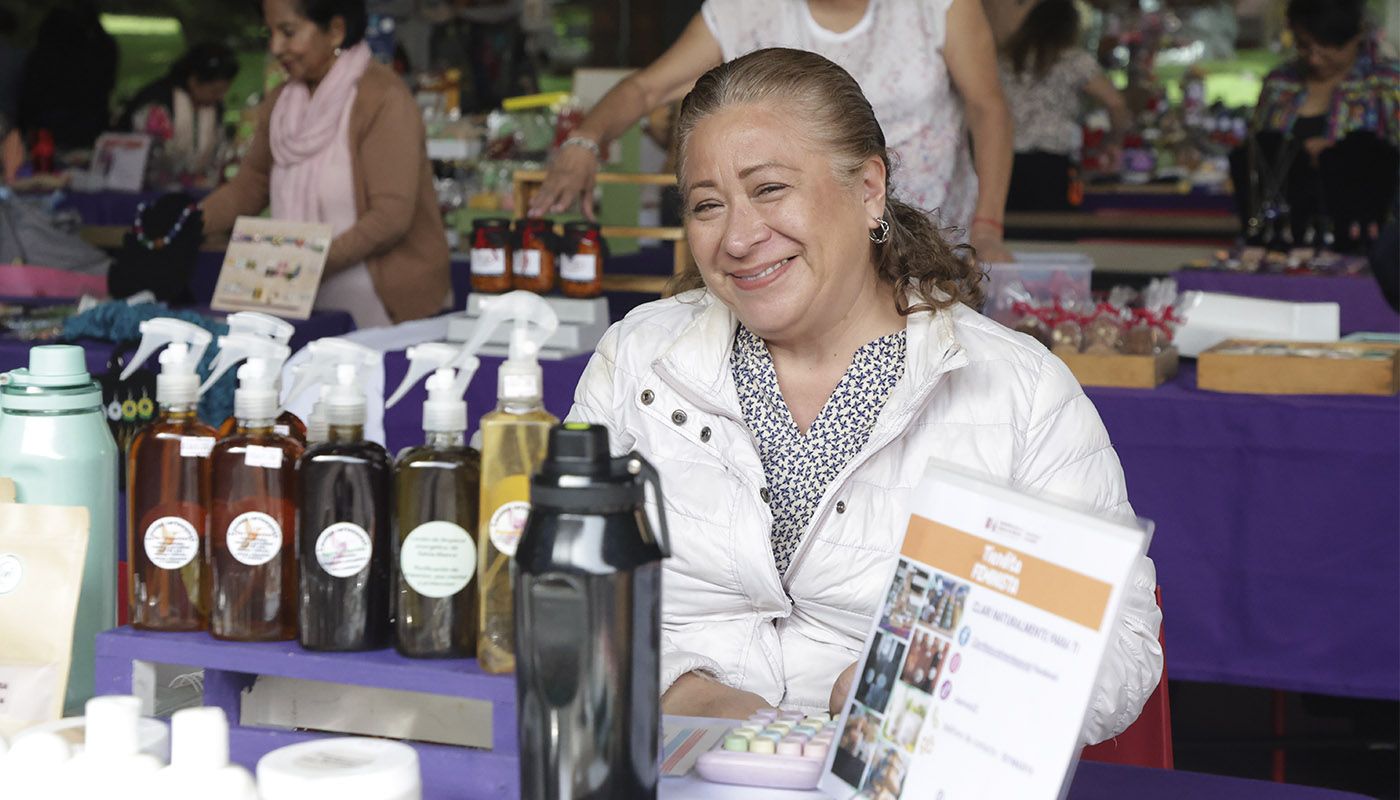 Tiendita Feminista en la IBERO abre camino a la autonomía económica de mujeres sobrevivientes de violencia