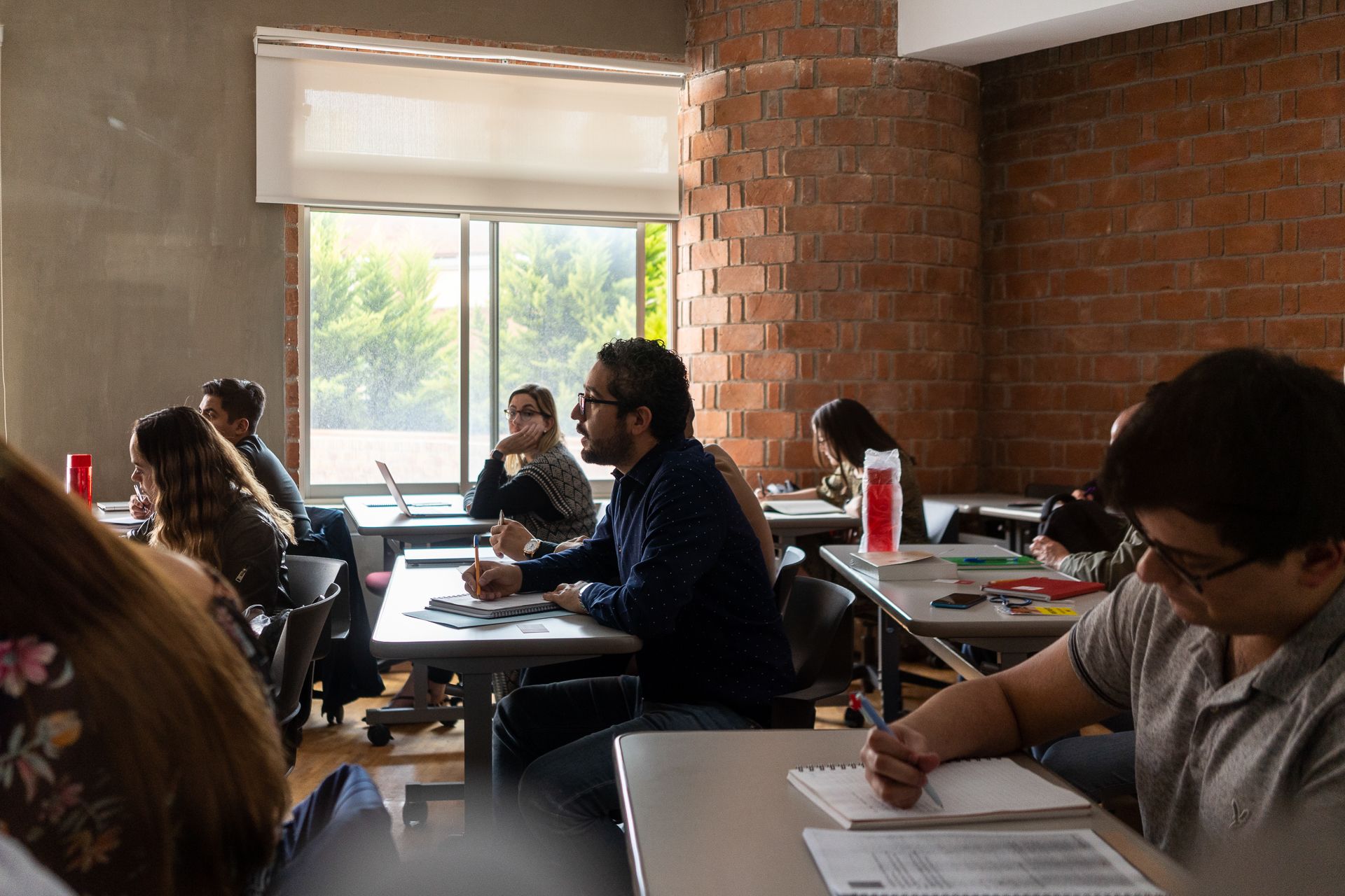 Los posgrados forman más que especialistas; preparan a quienes resolverán los grandes retos de México: académico IBERO