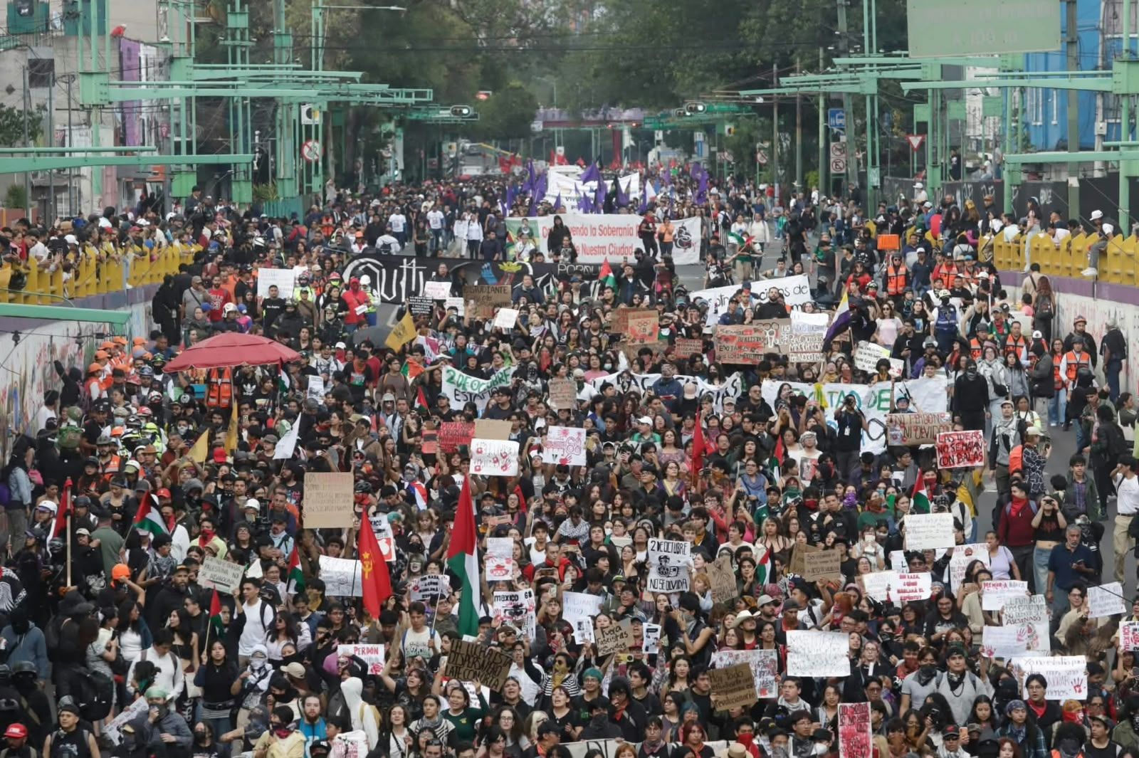 Criticar a la izquierda no significa abrazar a la ultraderecha: jóvenes protestan y rompen estigma de apatía, señala académico IBERO