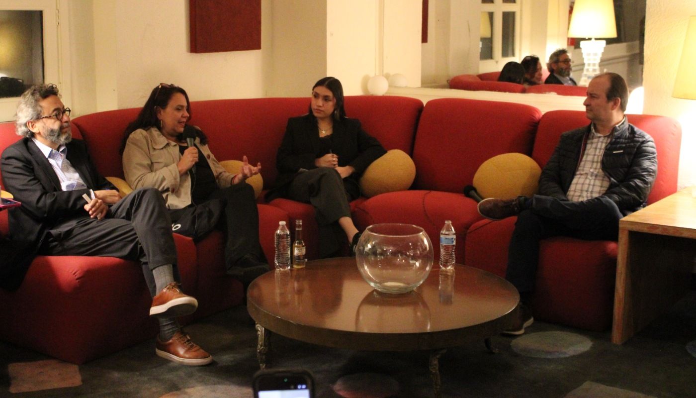 Periodistas debaten futuro de medios independientes en conversatorio de Radio IBERO 90.9