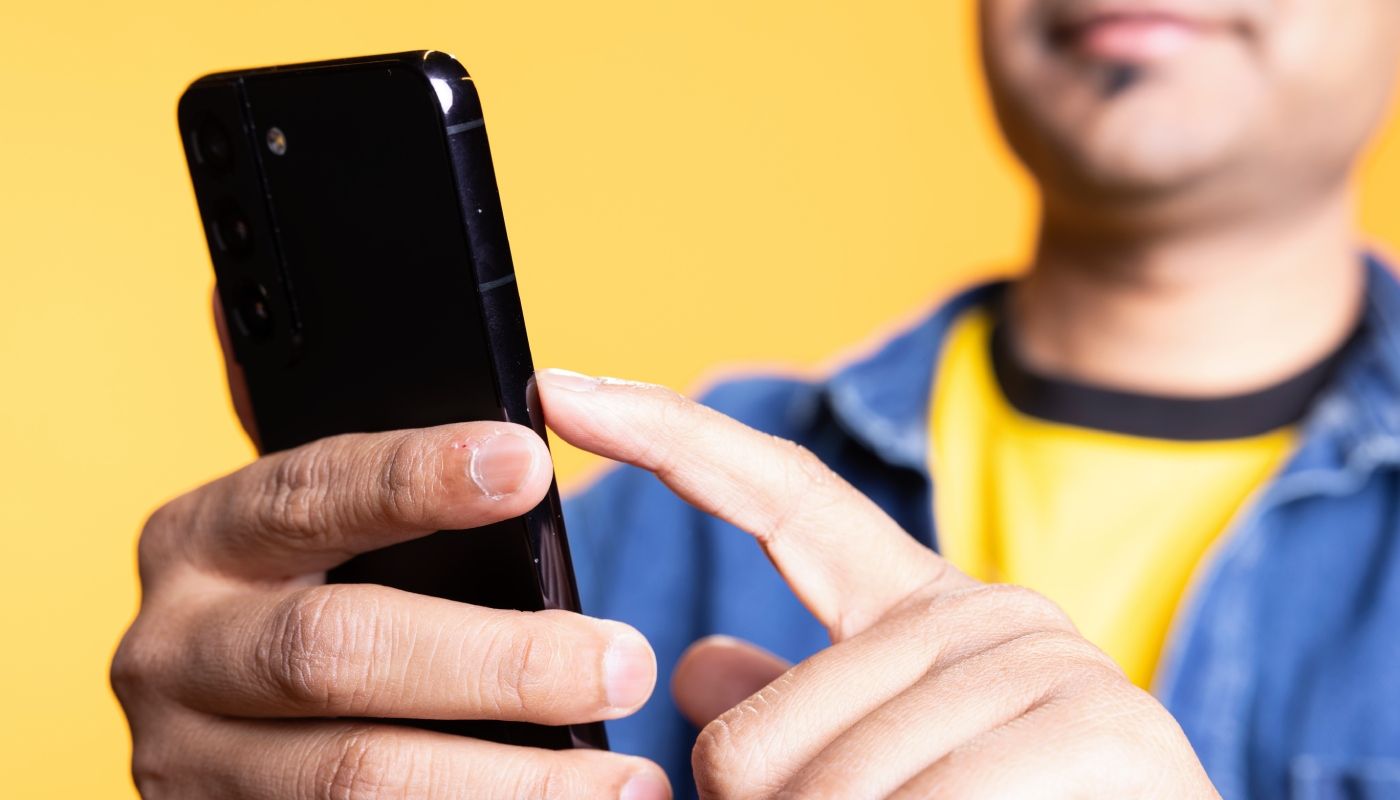 ¿Te apagan el celular? Académico IBERO advierte violaciones por registro obligatorio