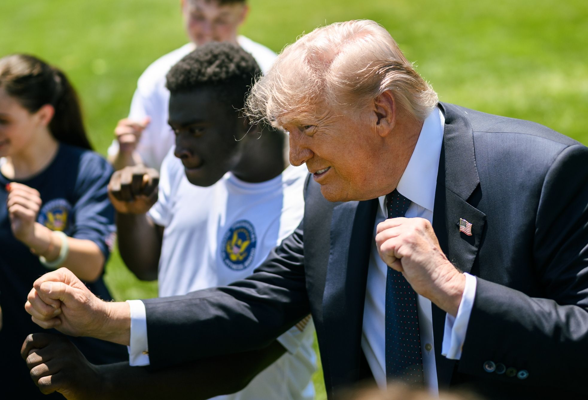 Regulación de IA de Trump busca mantener hegemonía política y militar de EU, no proteger a ciudadanía: expertos IBERO